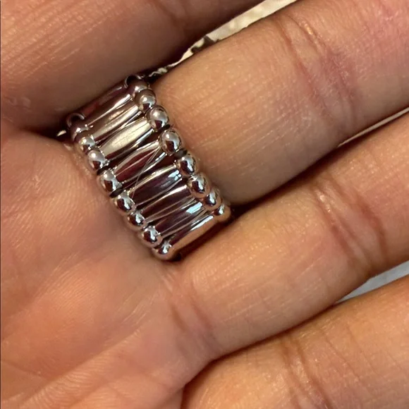 NWT Iridescent Pink Rhinestone Ring(Last One) - Picture 5 of 5